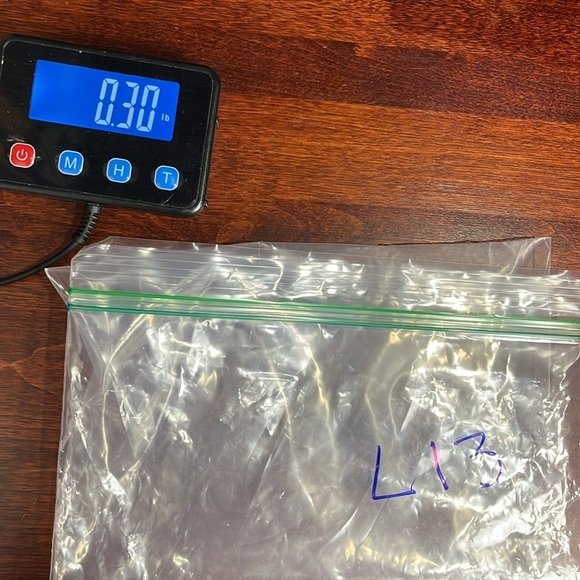 Croft & Barrow Womens Top PS Purple Puff Short Sleeves Eyelet Floral Keyhole EUC - Picture 13 of 13